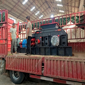 二次購(gòu)買大型液壓對(duì)輥破碎機(jī)發(fā)貨 發(fā)往廣東 二次購(gòu)買大型液壓對(duì)輥破碎機(jī)發(fā)貨 發(fā)往廣東