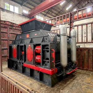 2PGY1208型液壓對輥破碎機設備發貨圖片 2PGY1208型液壓對輥破碎機設備發貨圖片