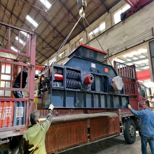 2PG1200x800大型對(duì)輥制砂機(jī)發(fā)往陜西商洛 2PG1200x800大型對(duì)輥制砂機(jī)發(fā)往陜西商洛