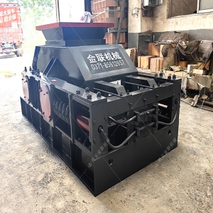 中型彈簧式對輥破碎機設備發往浙江 中型彈簧式對輥破碎機設備發往浙江