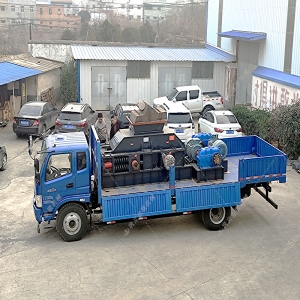 單臺大型對輥破碎機發貨 發往內蒙古 單臺大型對輥破碎機發貨 發往內蒙古