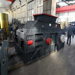 2PG1500x1000大型對輥式破碎機發貨圖片 2PG1500x1000大型對輥式破碎機發貨圖片