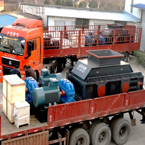 兩臺2PG1500x1000直連式大型鵝卵石破碎機發貨 兩臺2PG1500x1000直連式大型鵝卵石破碎機發貨