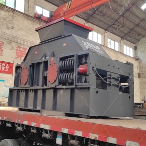 大型對輥破碎機設備 1200x800型破碎機發往吉林 大型對輥破碎機設備 1200x800型破碎機發往吉林