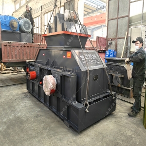 1200x800大型液壓對(duì)輥制砂機(jī)發(fā)貨圖片 1200x800大型液壓對(duì)輥制砂機(jī)發(fā)貨圖片