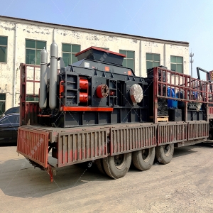 2PG1500x1000大型液壓對輥破碎機發貨 往云南昆明 2PG1500x1000大型液壓對輥破碎機發貨 往云南昆明