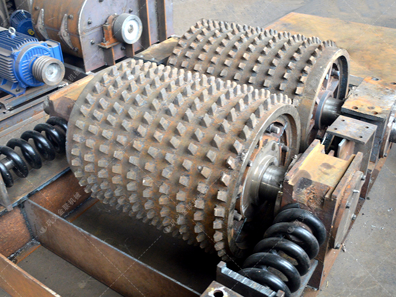 雙齒輥破碎機(jī)如何調(diào)間隙? 雙齒輥破碎機(jī)如何調(diào)間隙?