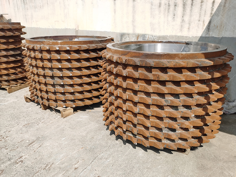 焦炭破碎難題解決方案:金聯雙齒輥式破碎機的特殊結構設計 焦炭破碎難題解決方案:金聯雙齒輥式破碎機的特殊結構設計